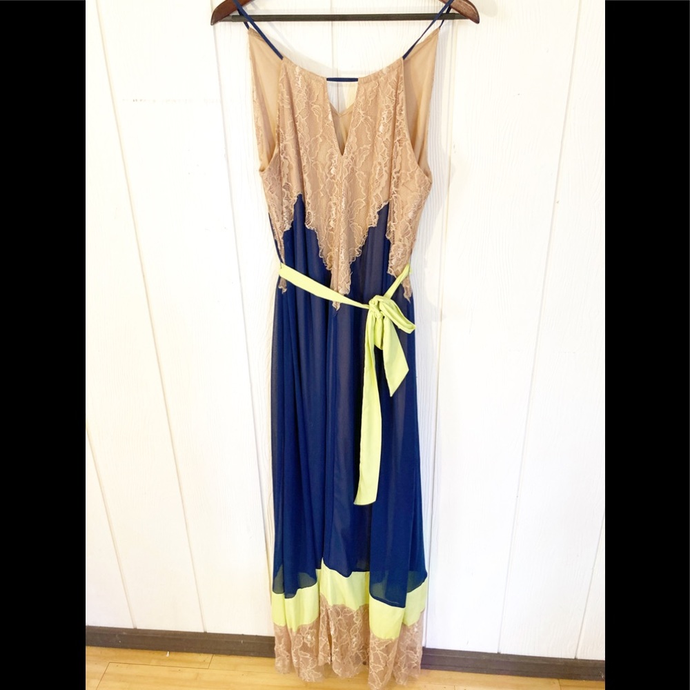 GORGEOUS Jealous Tomato Maxi sleeveless lace dress